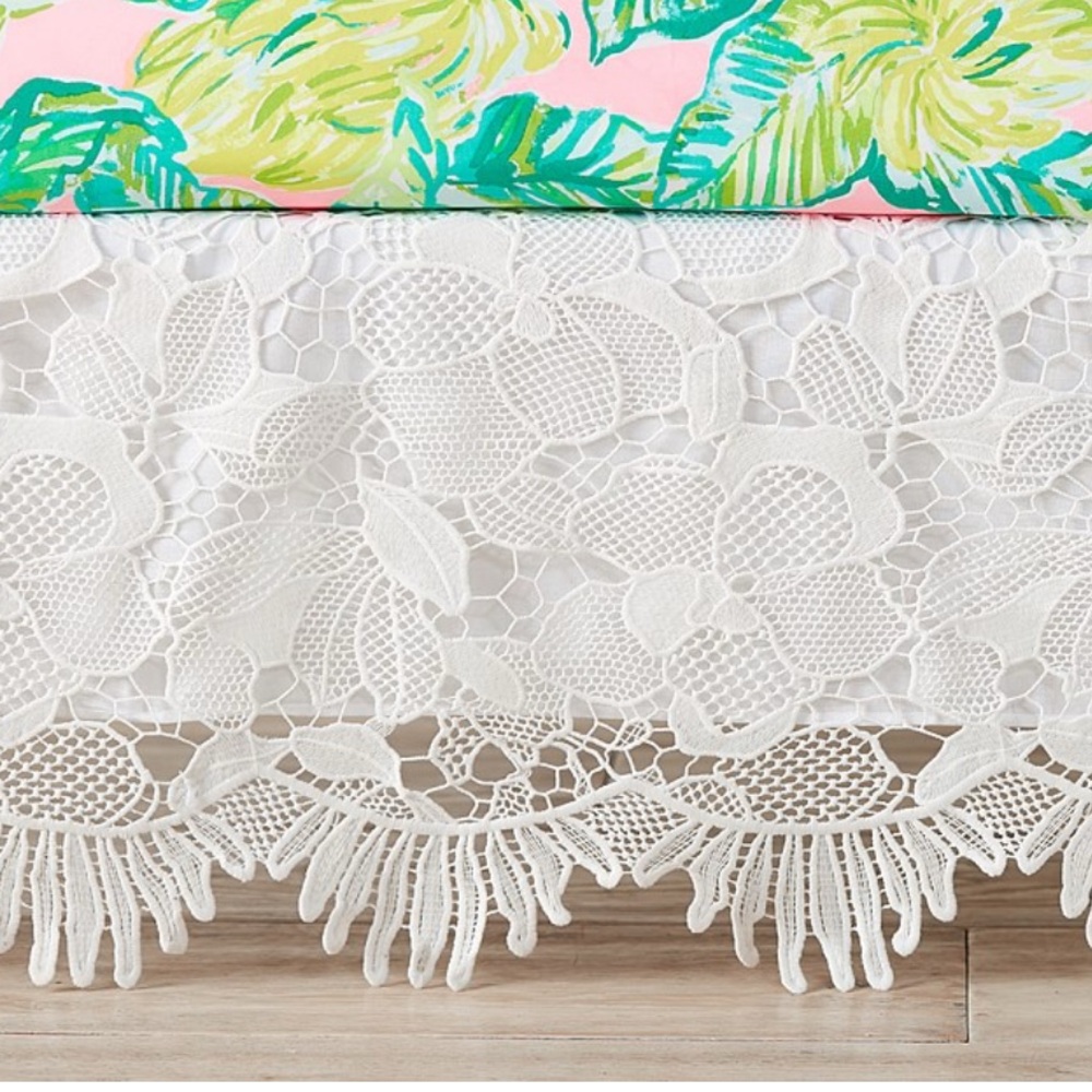 Lilly Pulitzer x pottery barn kids Crib Skirt In Eyelet Trim - Picture 4 of 4